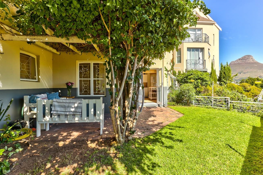 1 Bedroom Property for Sale in Vredehoek Western Cape